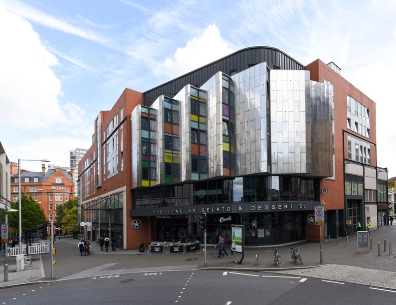 诺丁汉 - Trinity Square公寓