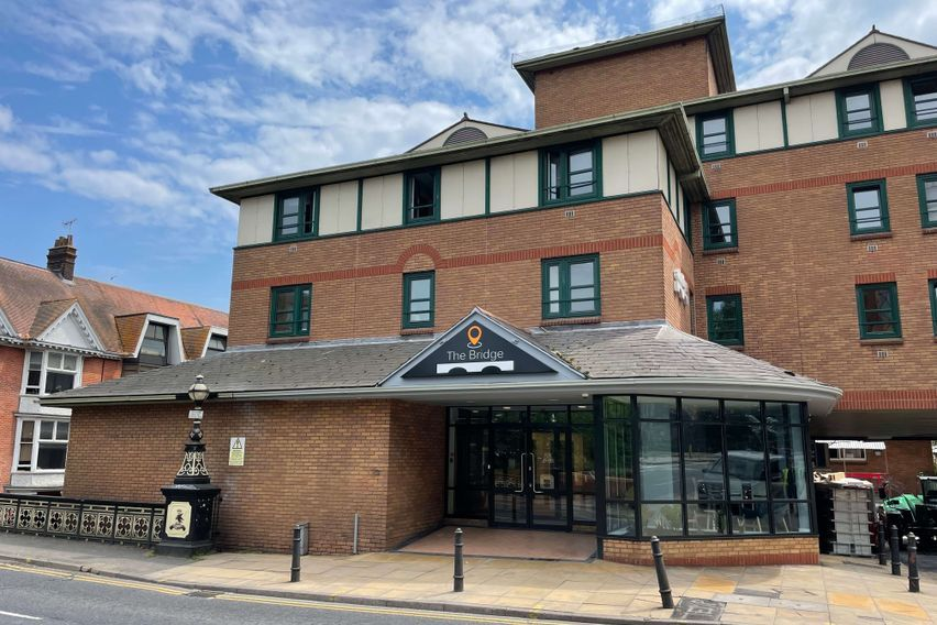 萨里 - The Bridge Surrey公寓