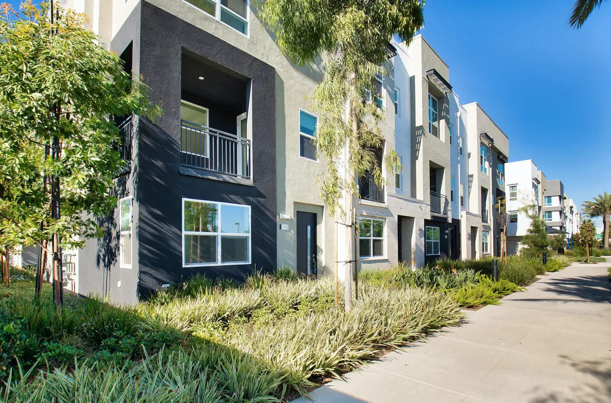 尔湾 - 2328 Synergy公寓