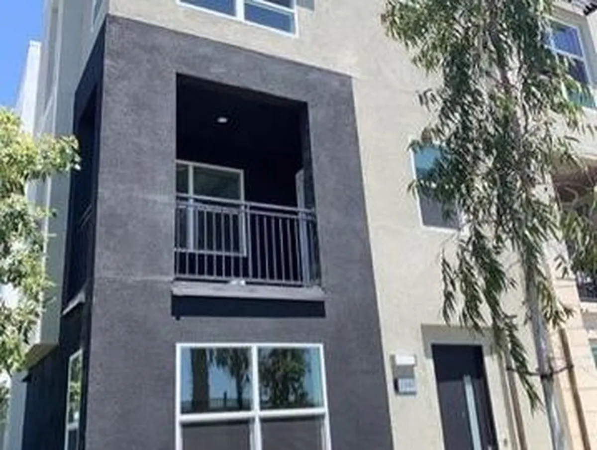 尔湾 - 2342 Synergy公寓