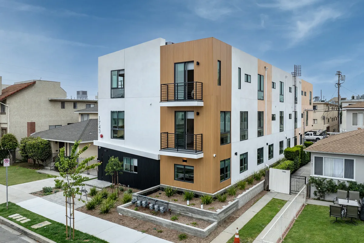 洛杉矶 - 1743 Armacost Ave公寓