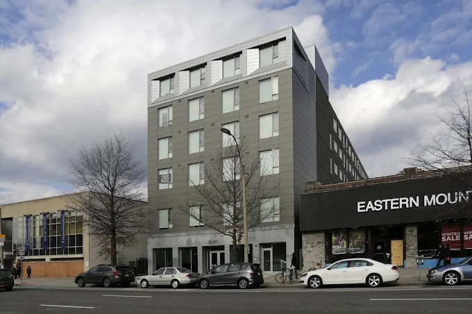 波士顿 - 1047 Commonwealth公寓