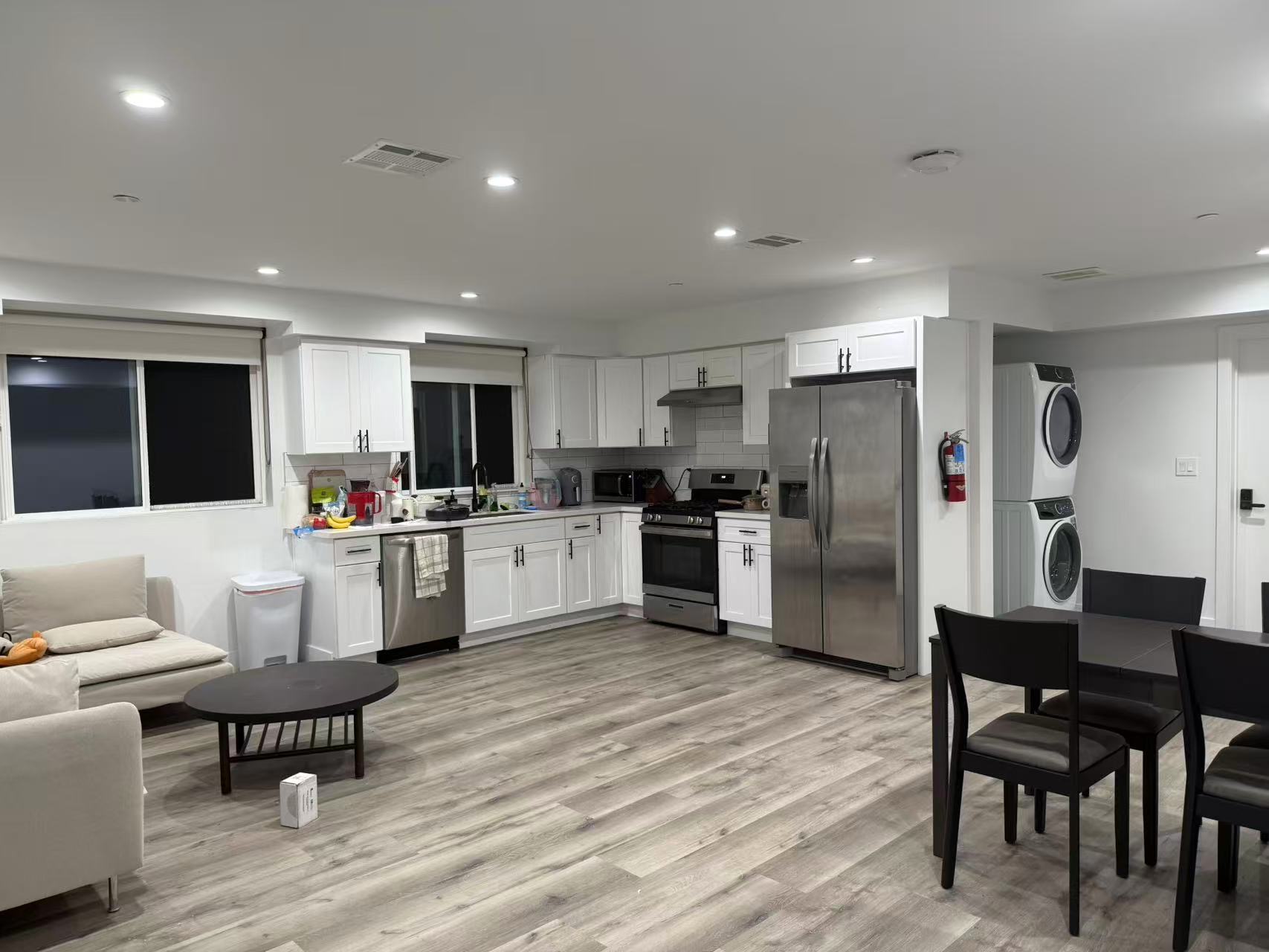 洛杉矶 - USC 1b1b（转租 4b4b仅转租其中一间空房）公寓